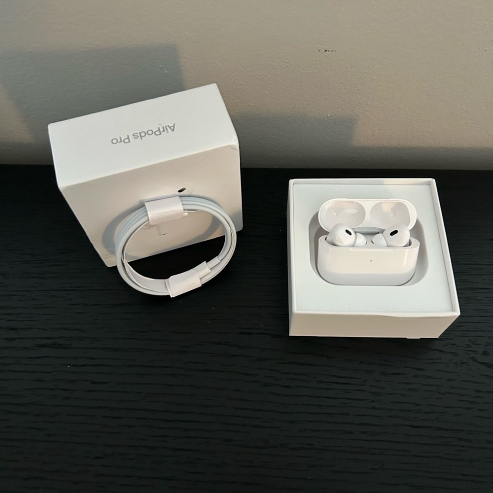 Apple AirPods Pro 2nd Generation with MagSafe Wireless Charging Case - White